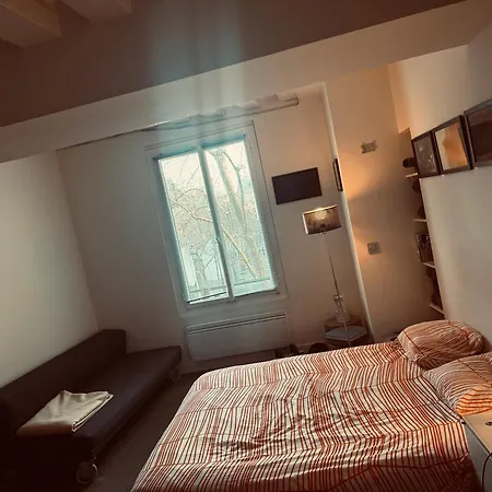 Bed & Breakfast Indépendante Centre Marais 3*