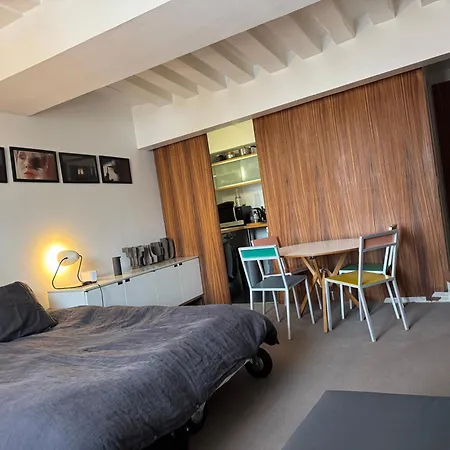 Indépendante Centre Marais 3*